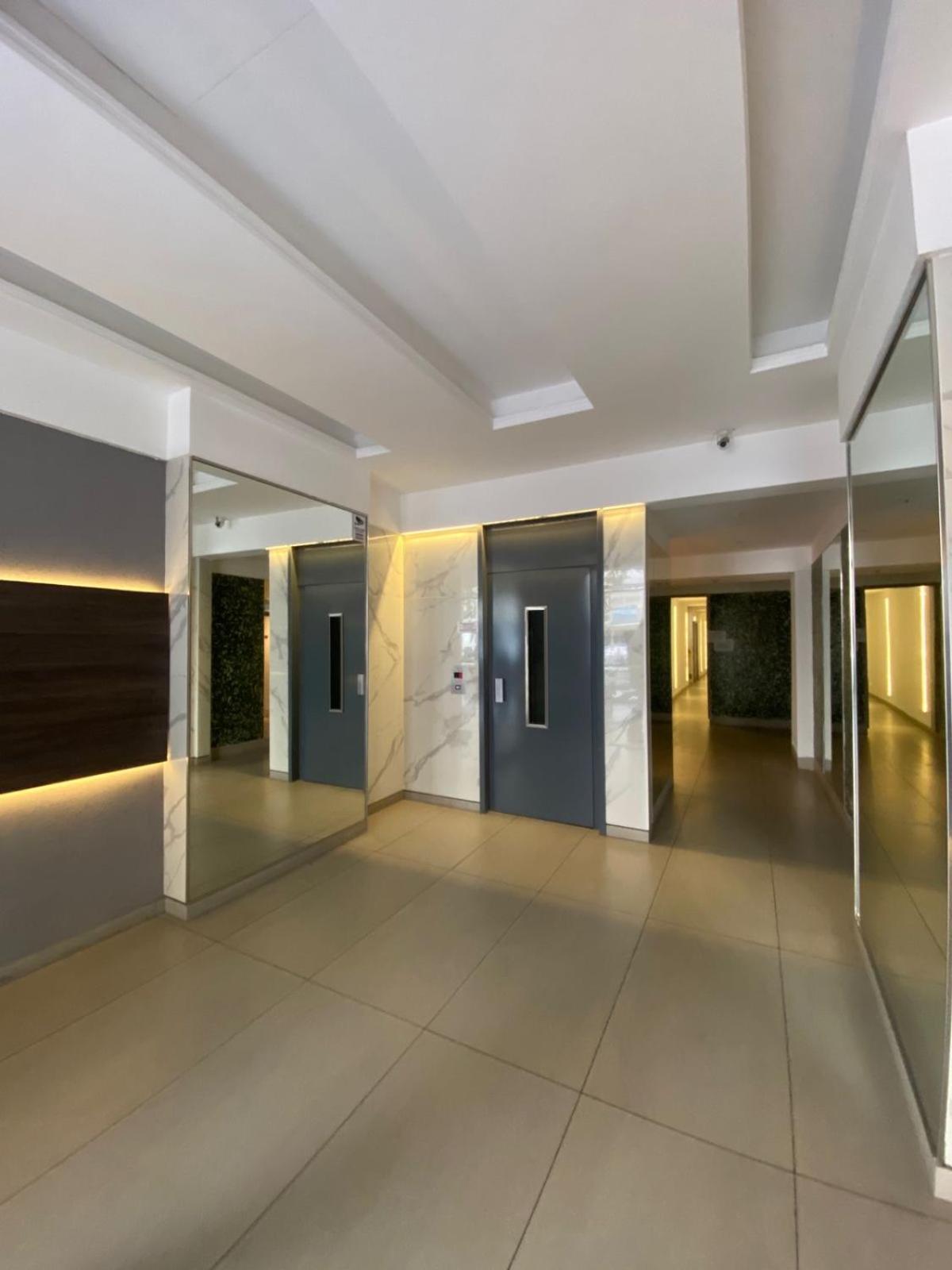 Apartment Av Colon 1 *